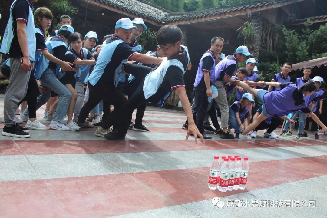 水思源——“鑄造優(yōu)秀團(tuán)隊(duì)，共創(chuàng)企業(yè)輝煌”