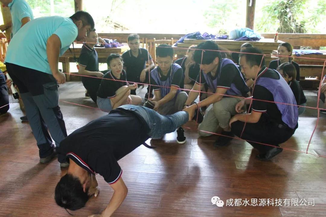 水思源——“鑄造優(yōu)秀團(tuán)隊(duì)，共創(chuàng)企業(yè)輝煌”
